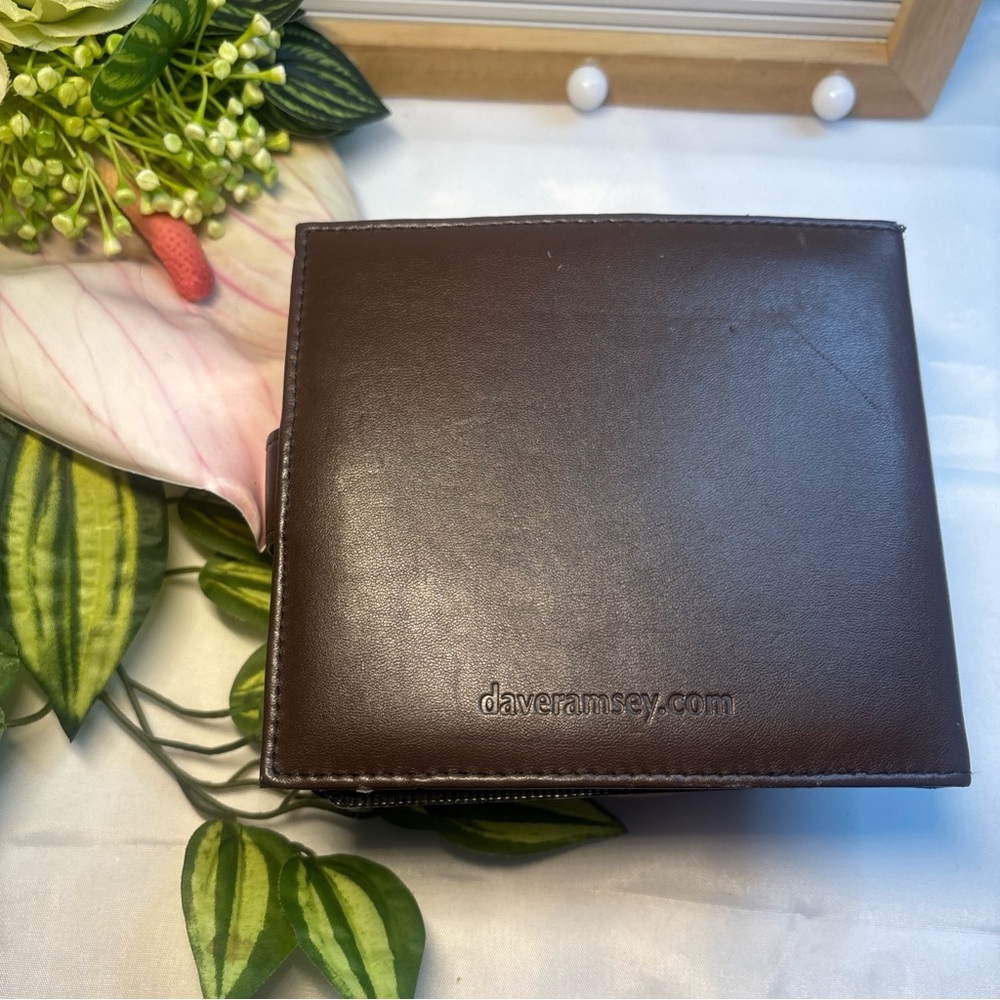 Dave Ramsey FINANCIAL PEACE University 16 CD Set in Faux Leather Case - Picture 4 of 4